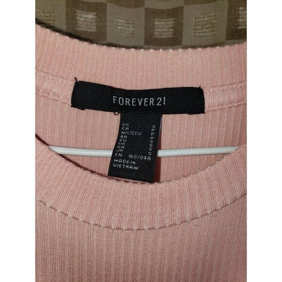 Forever 21 Women's Bodysuit Short Sleeve Cuffed Pink Small NWOT - Picture 2 of 5